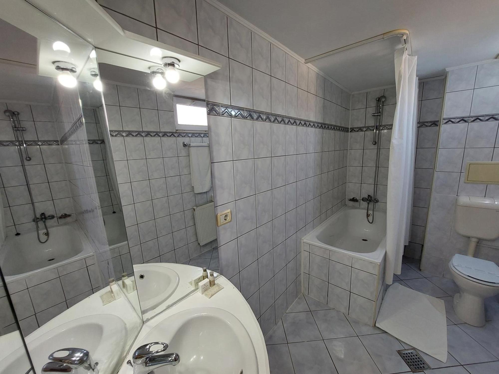 Hotel Egreta Tulcsa Kültér fotó