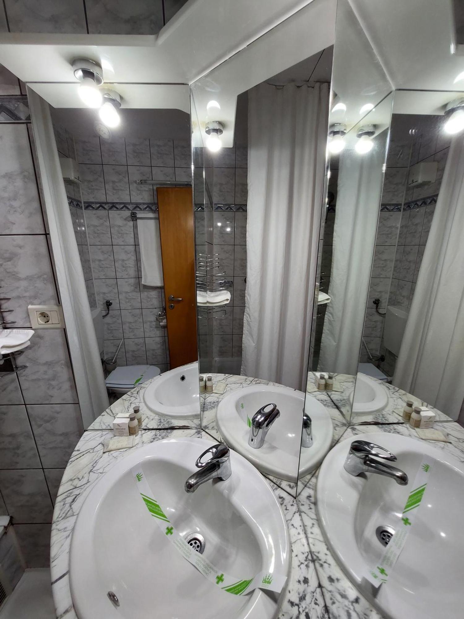 Hotel Egreta Tulcsa Kültér fotó